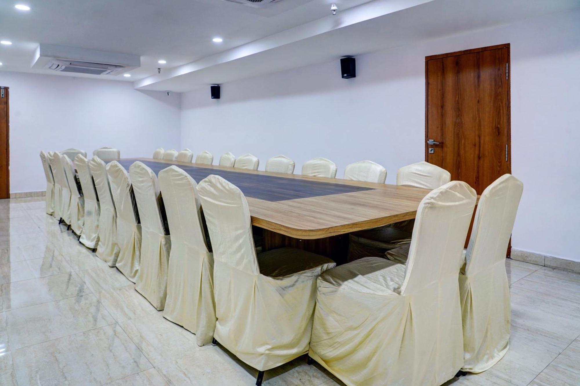 Super Townhouse Dev'S Inn By Cj Gunadala ภายนอก รูปภาพ