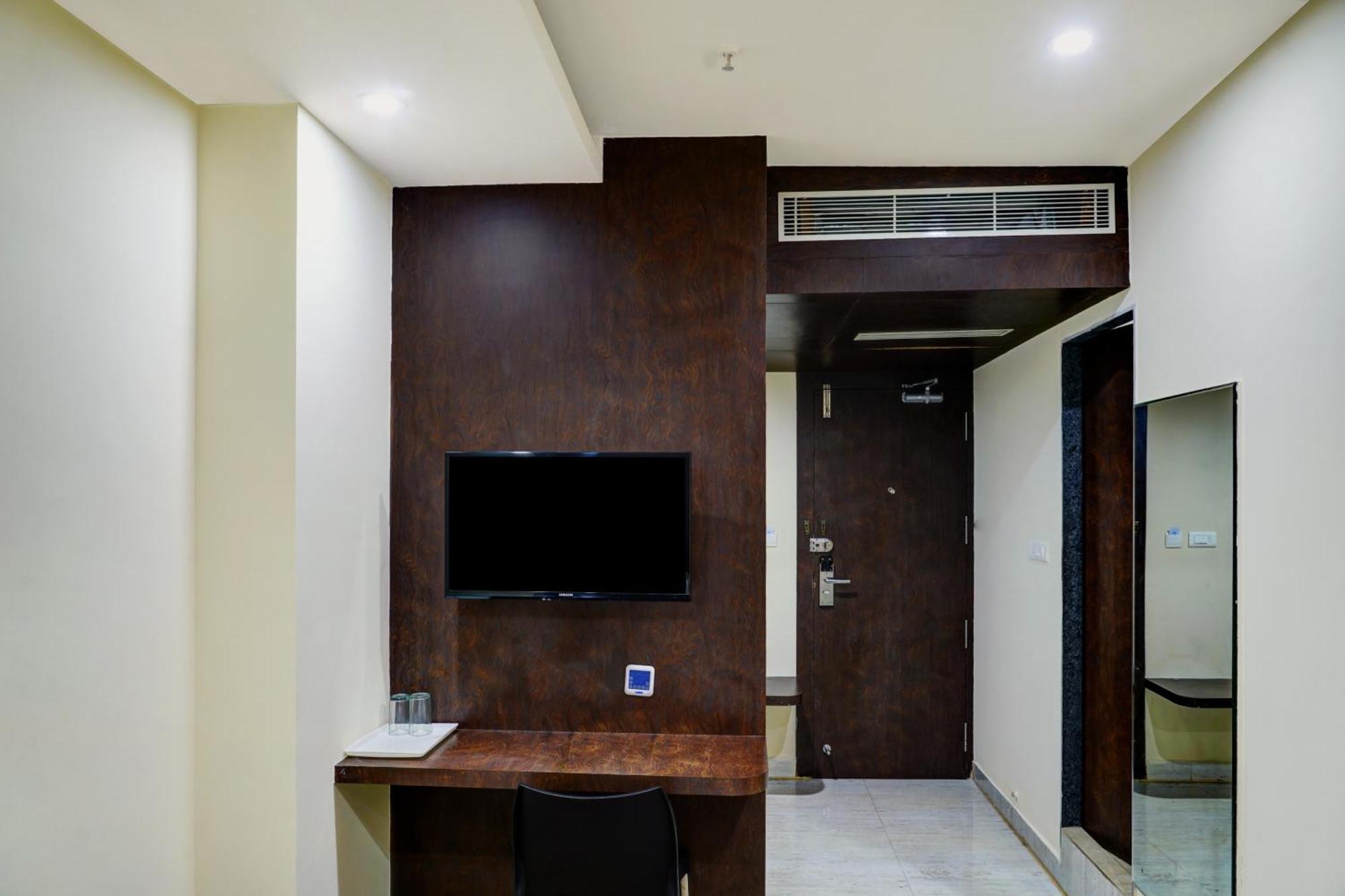 Super Townhouse Dev'S Inn By Cj Gunadala ภายนอก รูปภาพ